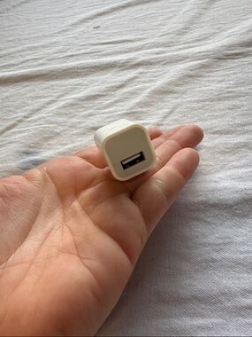 Apple Compact White USB Wall Charger